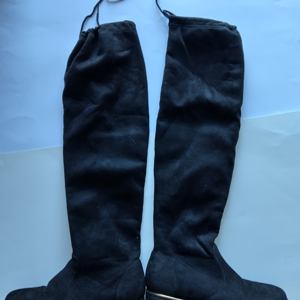 Knee boots